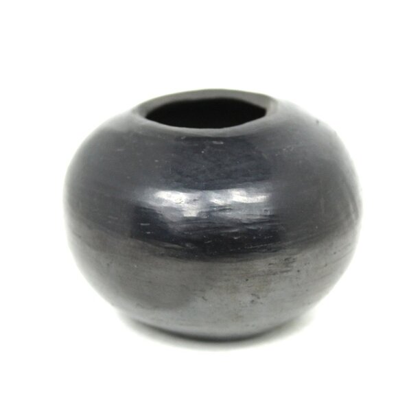 Black Ware Black-on-Black Pottery Handcrafted Vase Unsigned Vintage - Picture 1 of 3